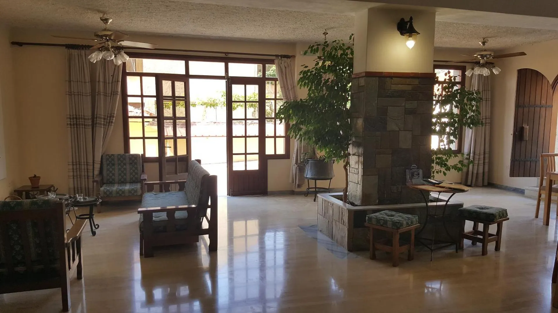 איה אפימיה Moustakis Hotel 2*, איה אפימיה יוון